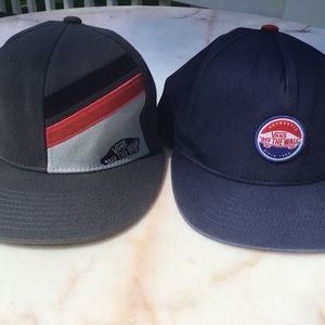 2 Vans Off The Wall flat brim trucker / Skater caps